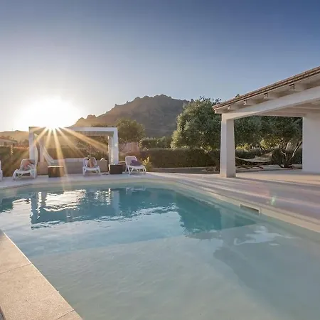 350 Mt Claudia Con Piscina Privata *