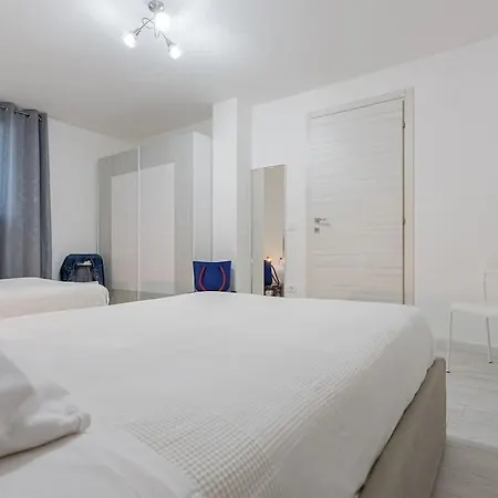350 Mt Claudia Con Piscina Privata