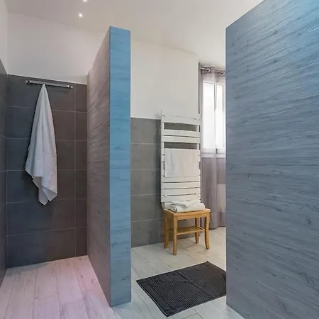 Villa 350 Mt Claudia Con Piscina Privata *