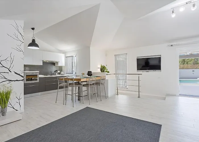 350 Mt Claudia Con Piscina Privata Villa *