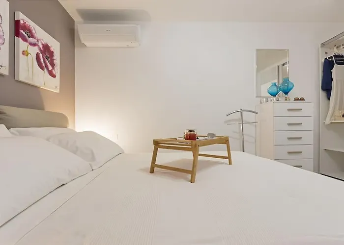 350 Mt Claudia Con Piscina Privata *