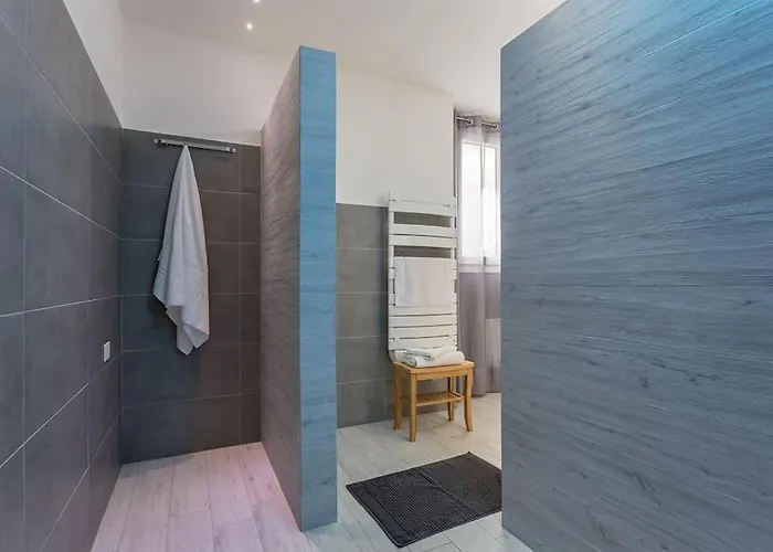 Villa 350 Mt Claudia Con Piscina Privata *